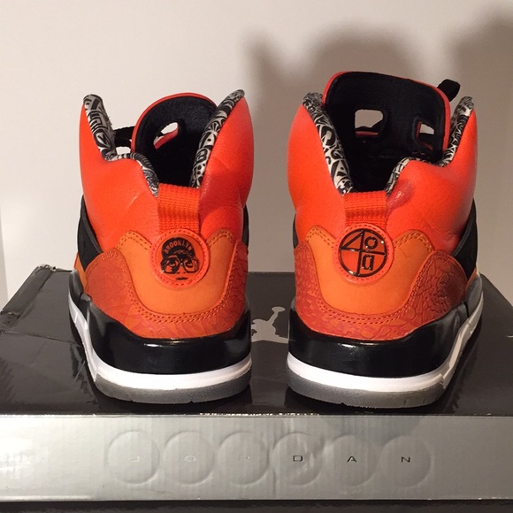 Men’s Jordan Spizike - Picture 3 of 5